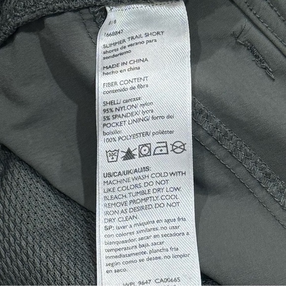 Eddie Bauer Green Nylon Outdoors Camping Hiking Shorts Gorpcore Size 8 - Picture 7 of 11